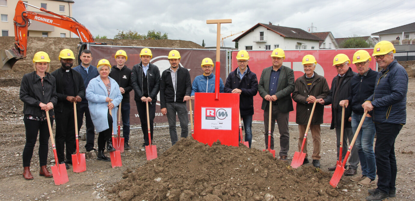 Haben Großes vor: Verantwortliche von Bauherr Wohnbauselbsthilfe, Generalunternehmer Rhomberg Bau, Gemeinde und Pfarre Lauterach beim Spatenstich für die Wohnanlage in der Neubaugasse in Lauterach. Haben Großes vor: Verantwortliche von Bauherr Wohnbauselbsthilfe, Generalunternehmer Rhomberg Bau, Gemeinde und Pfarre Lauterach beim Spatenstich für die Wohnanlage in der Neubaugasse in Lauterach.